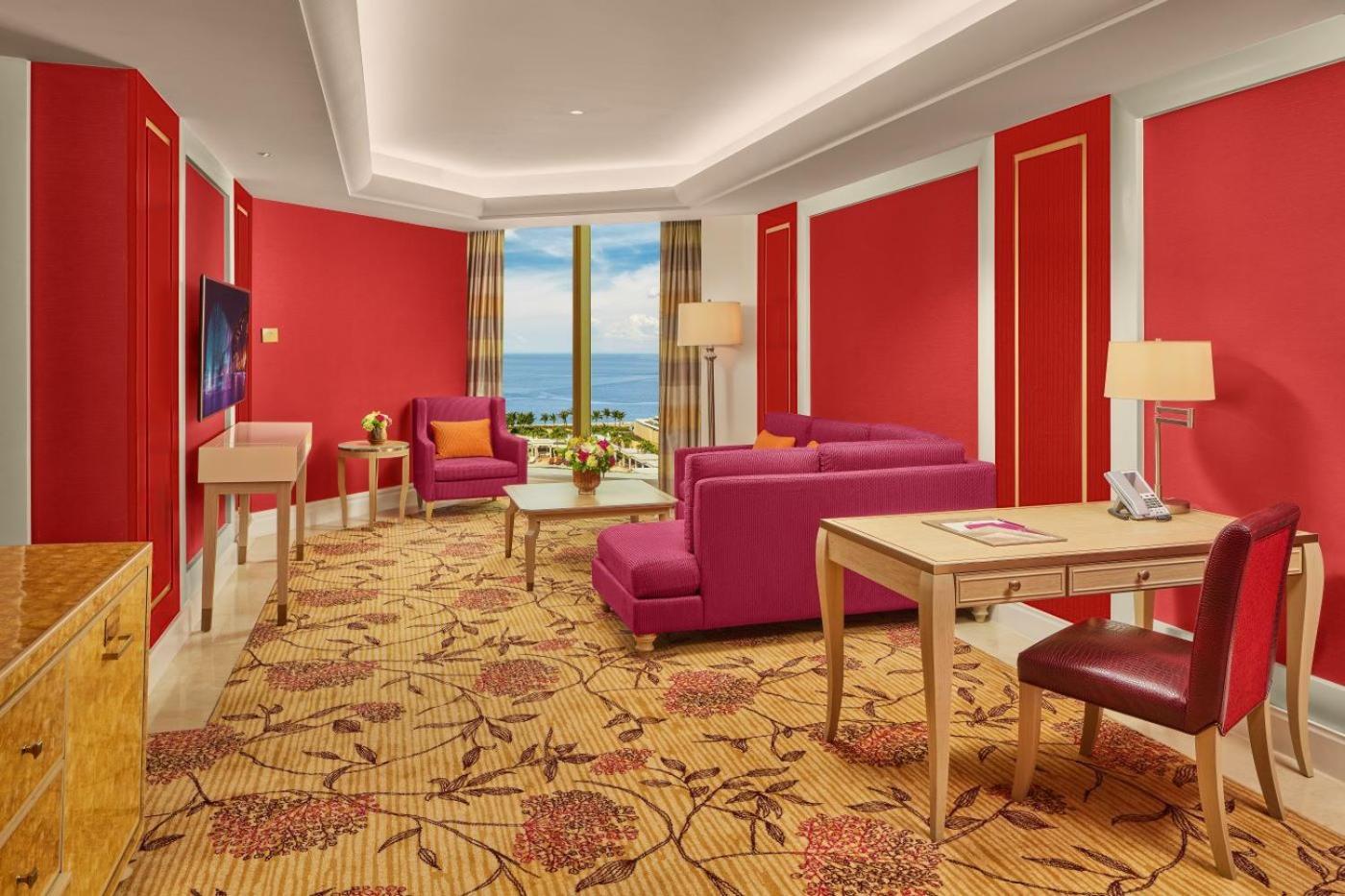 Готель Okada Manila Пасай Екстер'єр фото A suite at the MGM Grand Hotel