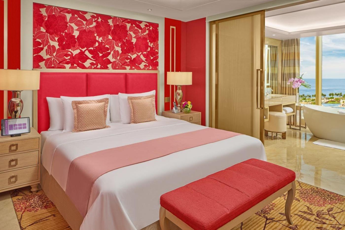 Готель Okada Manila Пасай Екстер'єр фото A bedroom at the hotel